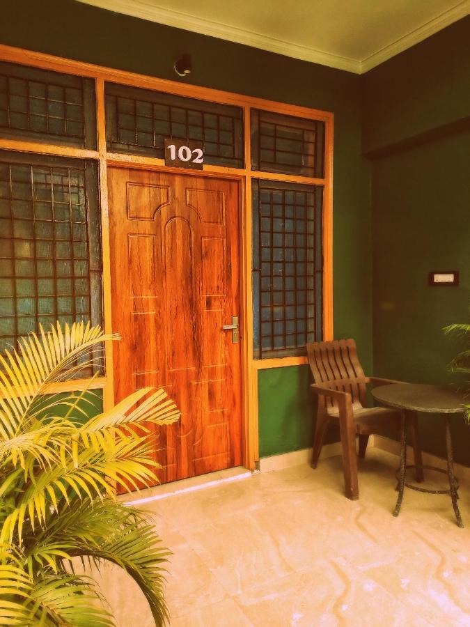 60年代绿山酒店 Rishīkesh 外观 照片